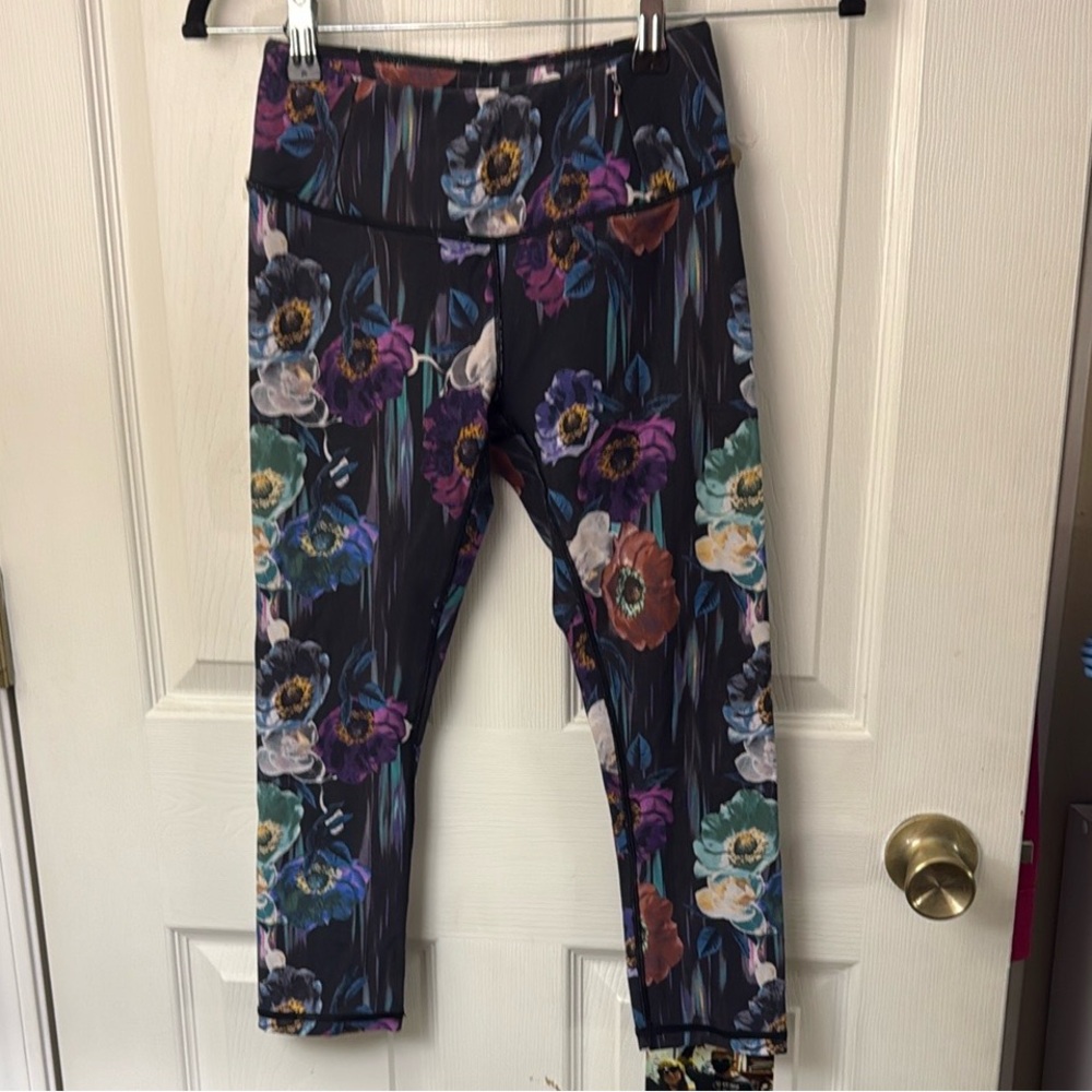 Calia Floral Capri Leggings